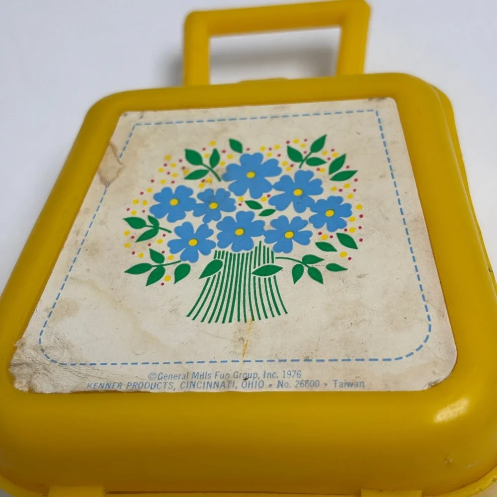VTG 70s Kenner Sleep Over Dolly Bag 1976 Doll Accessory General Mills Yellow SEE